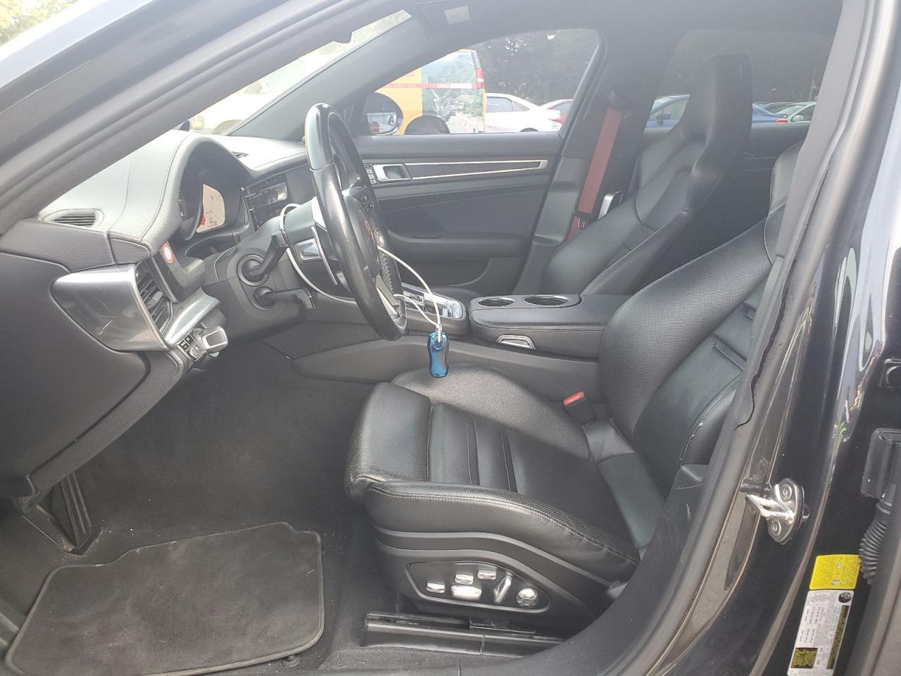 2019 PORSCHE Panamera