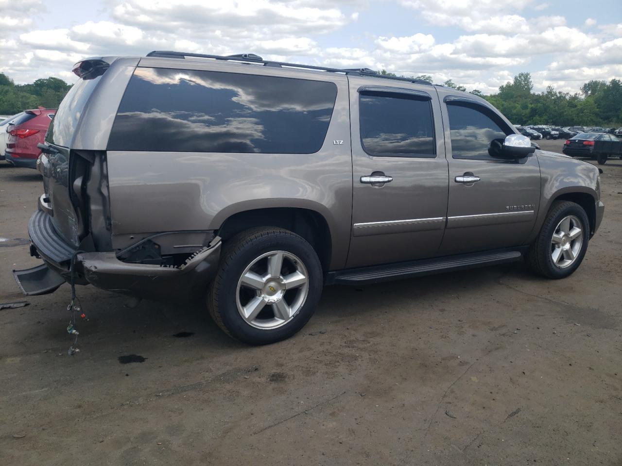 2011 CHEVROLET Suburban