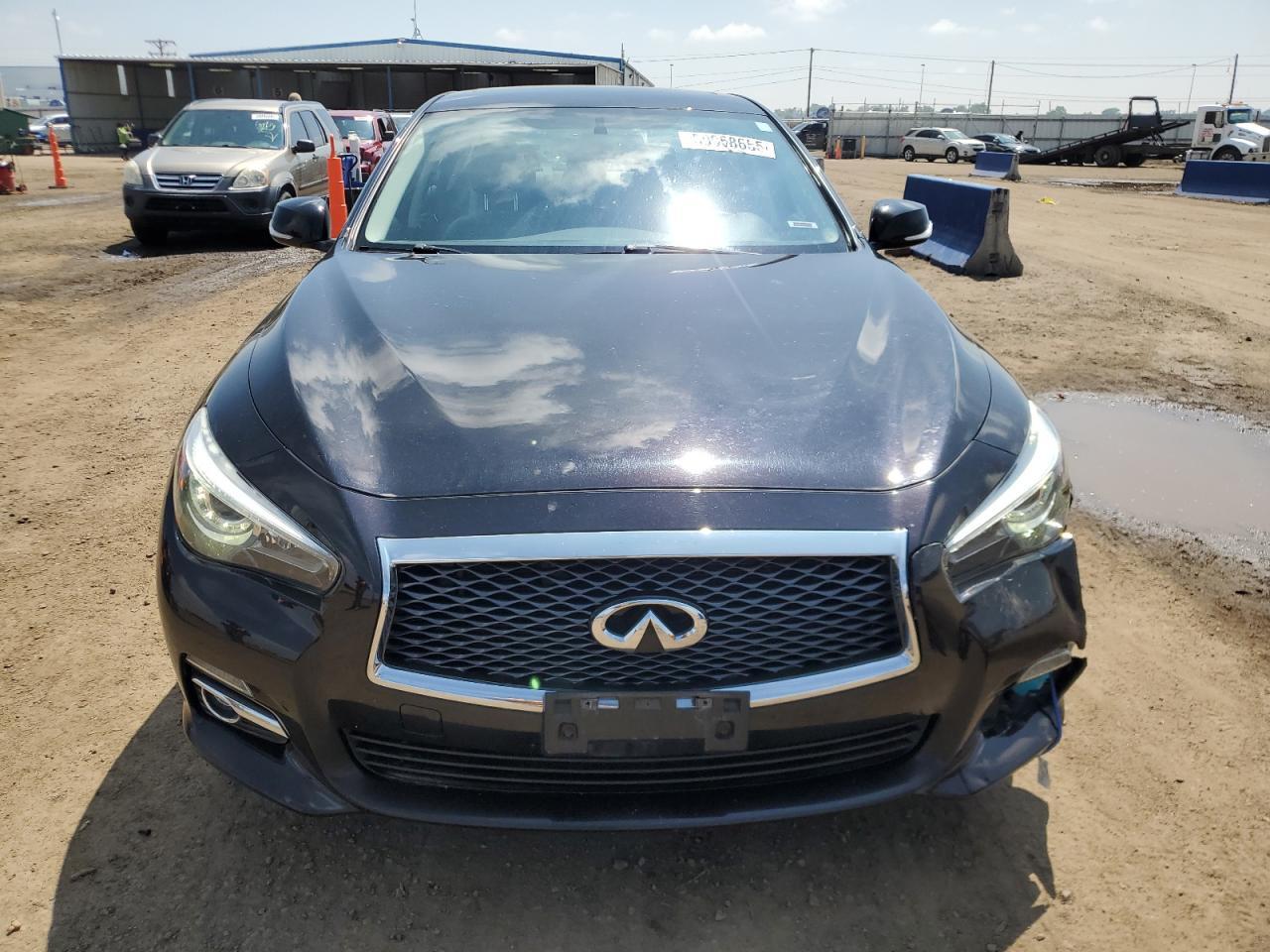 2015 INFINITI Q50
