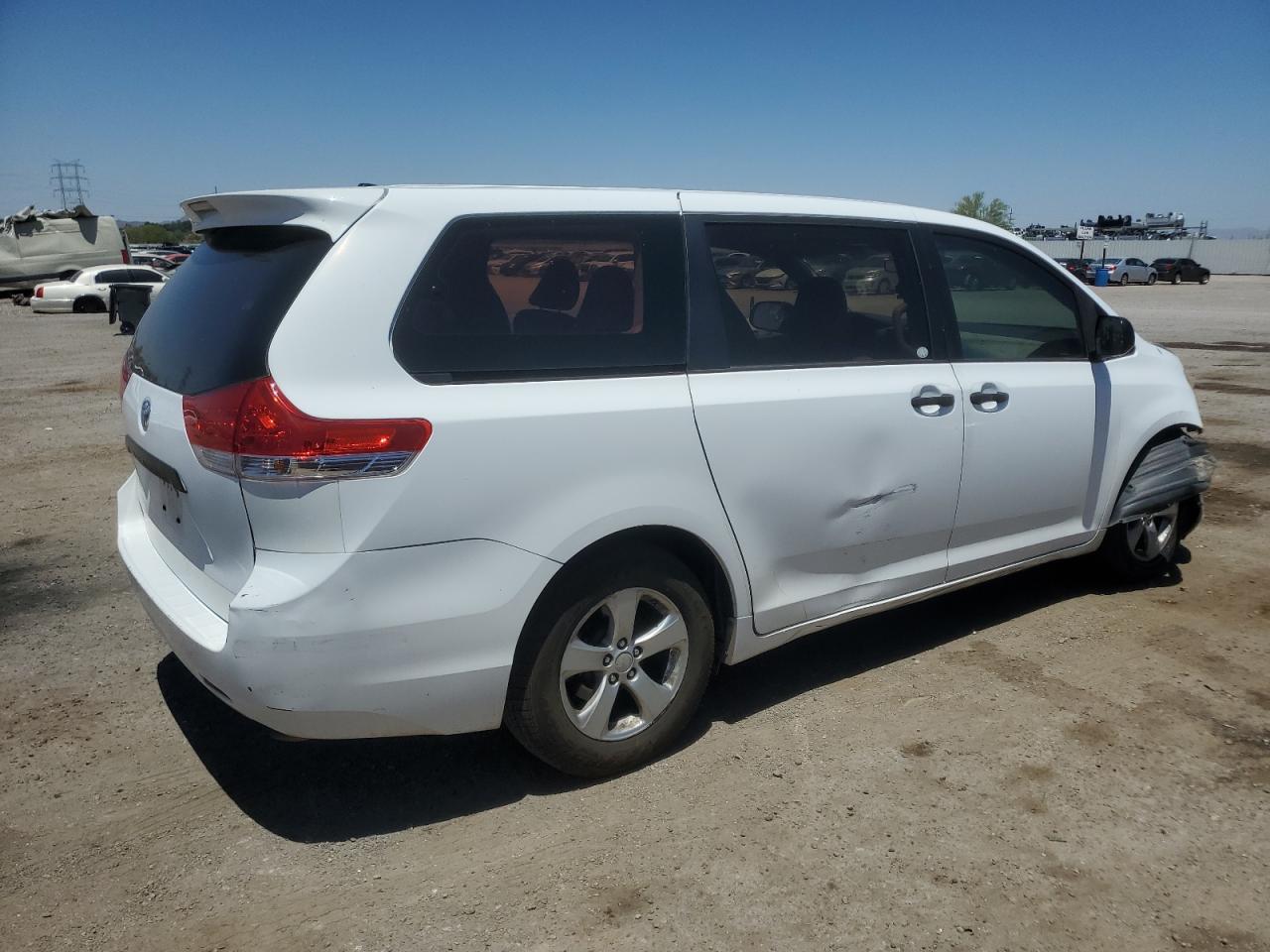 2011 TOYOTA SIENNA