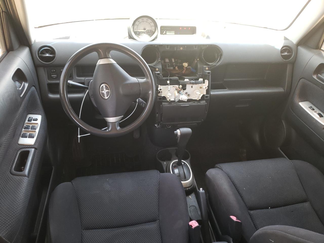 2004 TOYOTA SCION