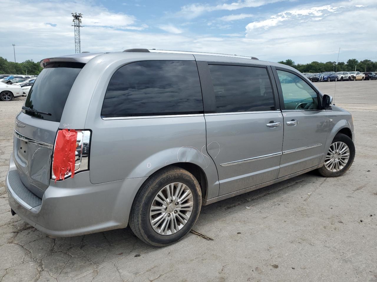2014 CHRYSLER Town & Country