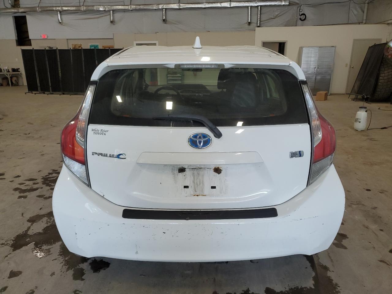 2016 TOYOTA Prius c
