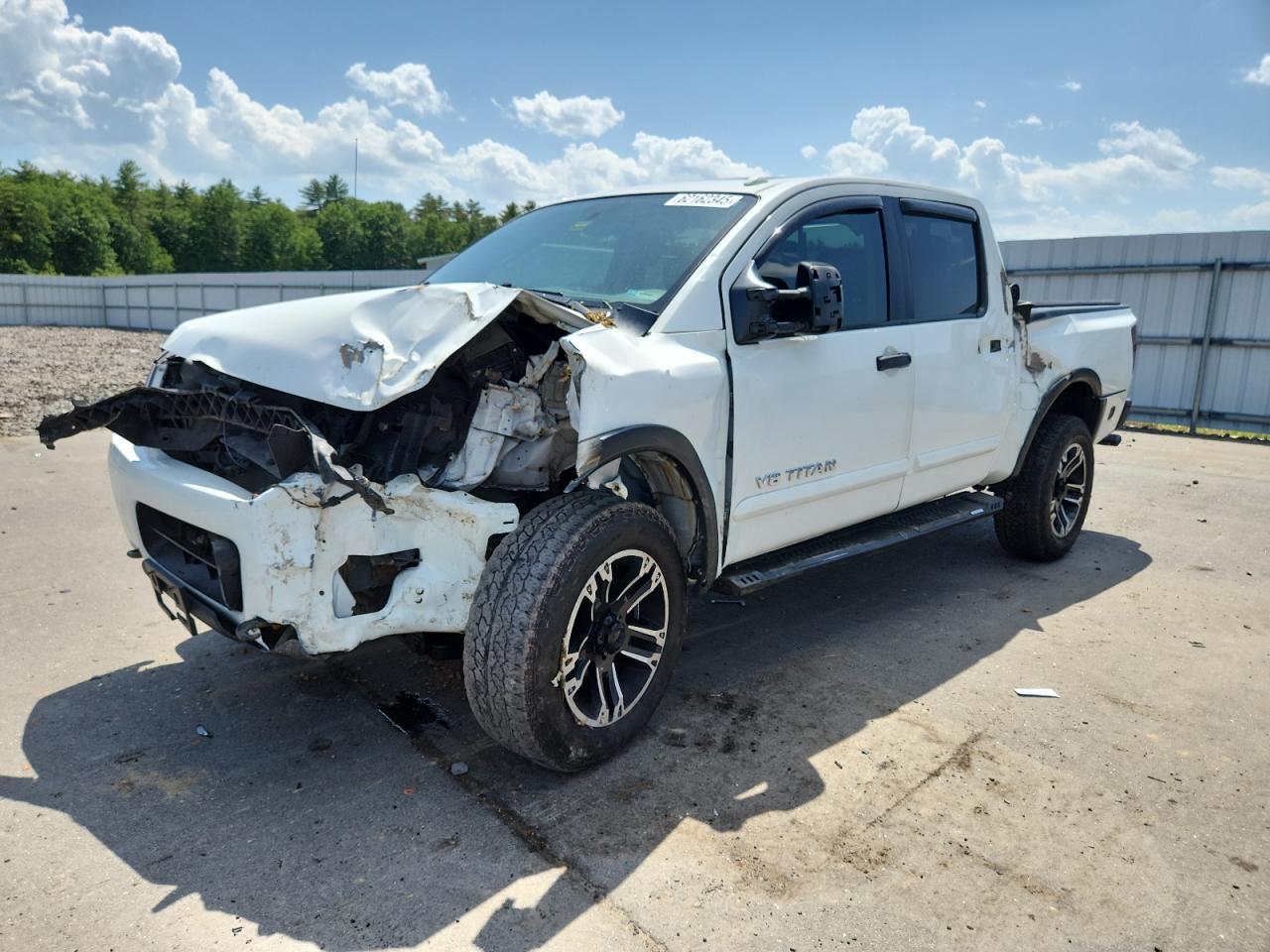 2015 NISSAN Titan