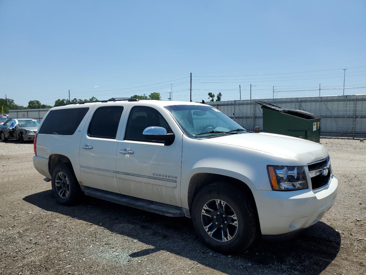 2013 CHEVROLET Suburban