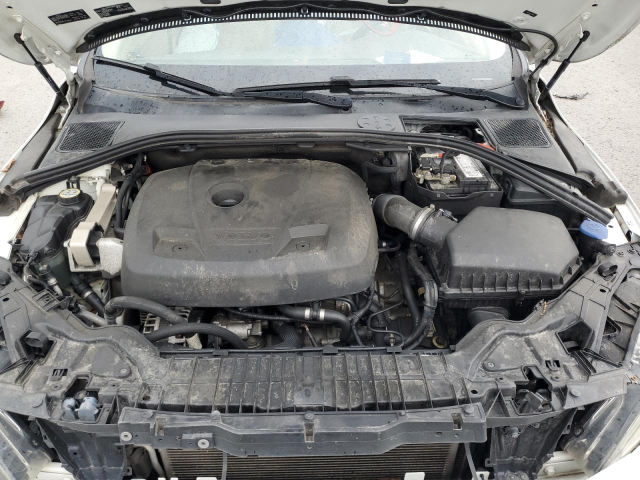 2015 VOLVO S60