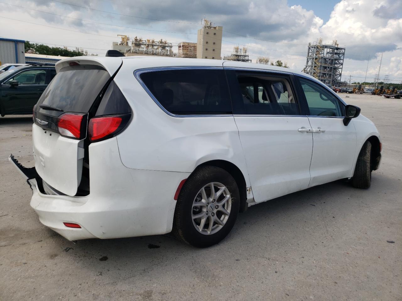 2024 CHRYSLER Voyager