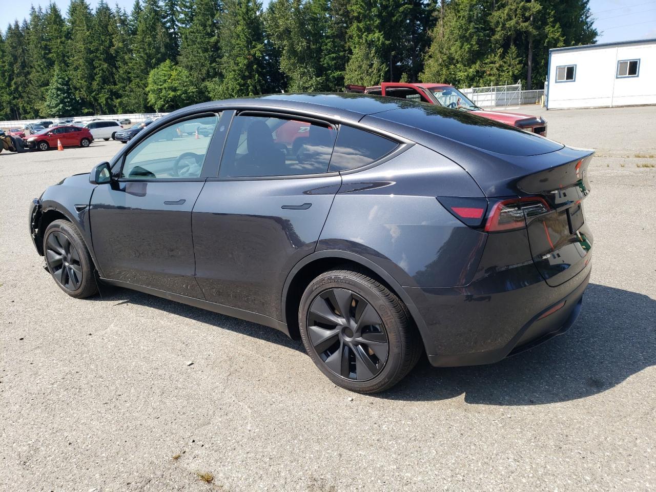 2025 TESLA MODEL Y