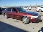 2004 LINCOLN Town Car