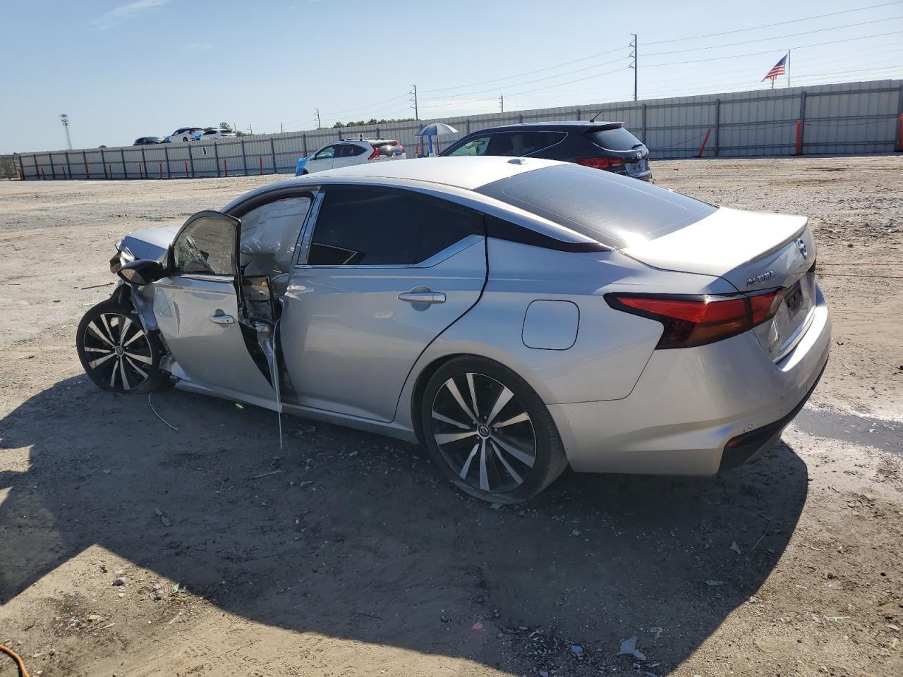 2022 NISSAN ALTIMA