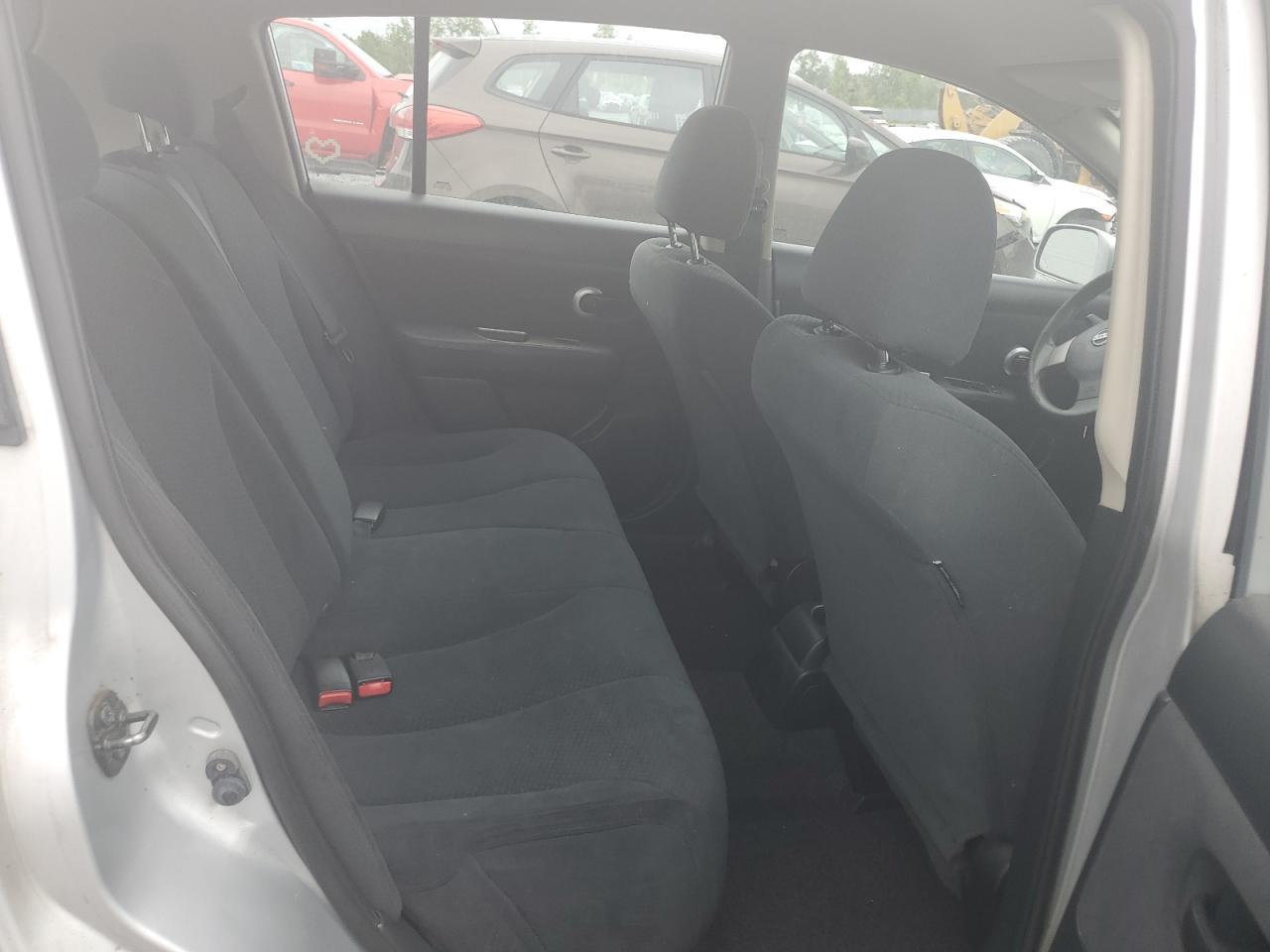 2010 NISSAN VERSA
