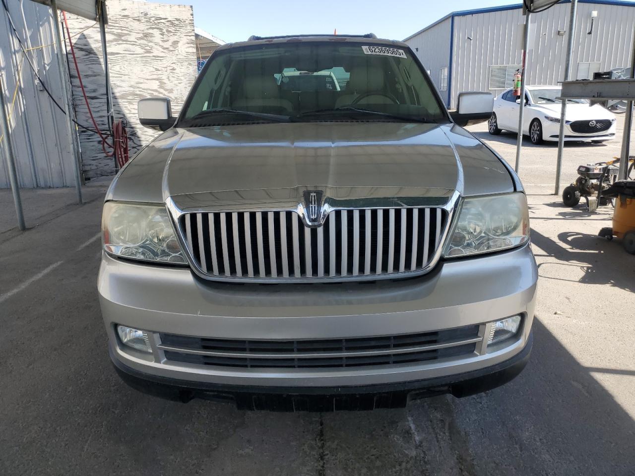 2005 LINCOLN Navigator