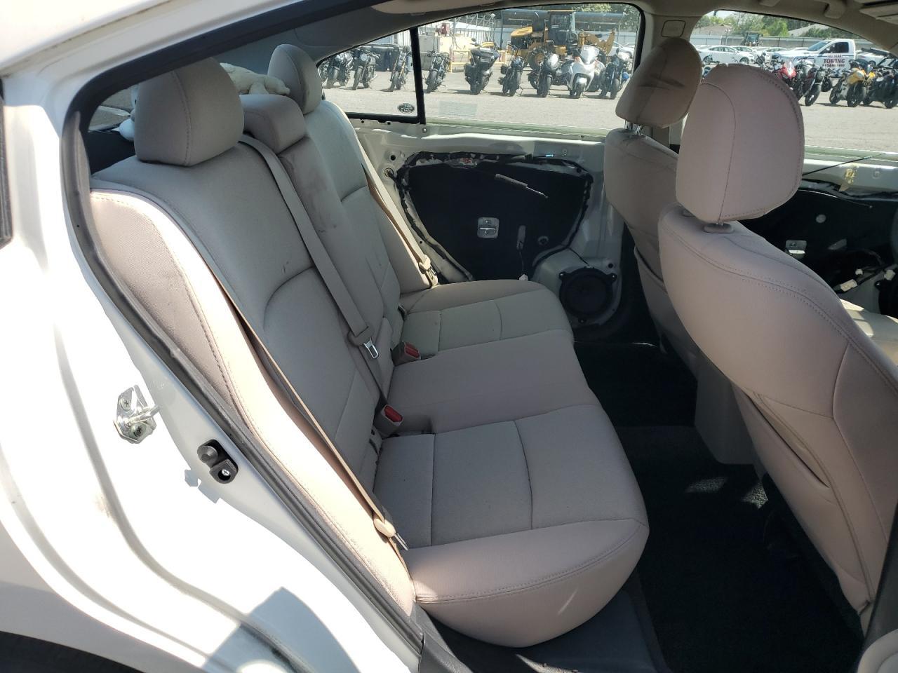 2015 SUBARU Legacy