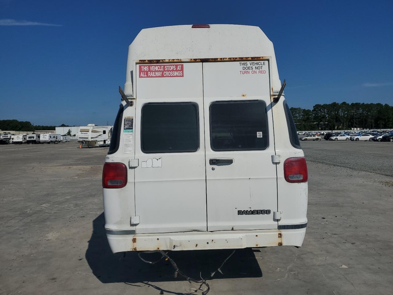 2002 DODGE B Series