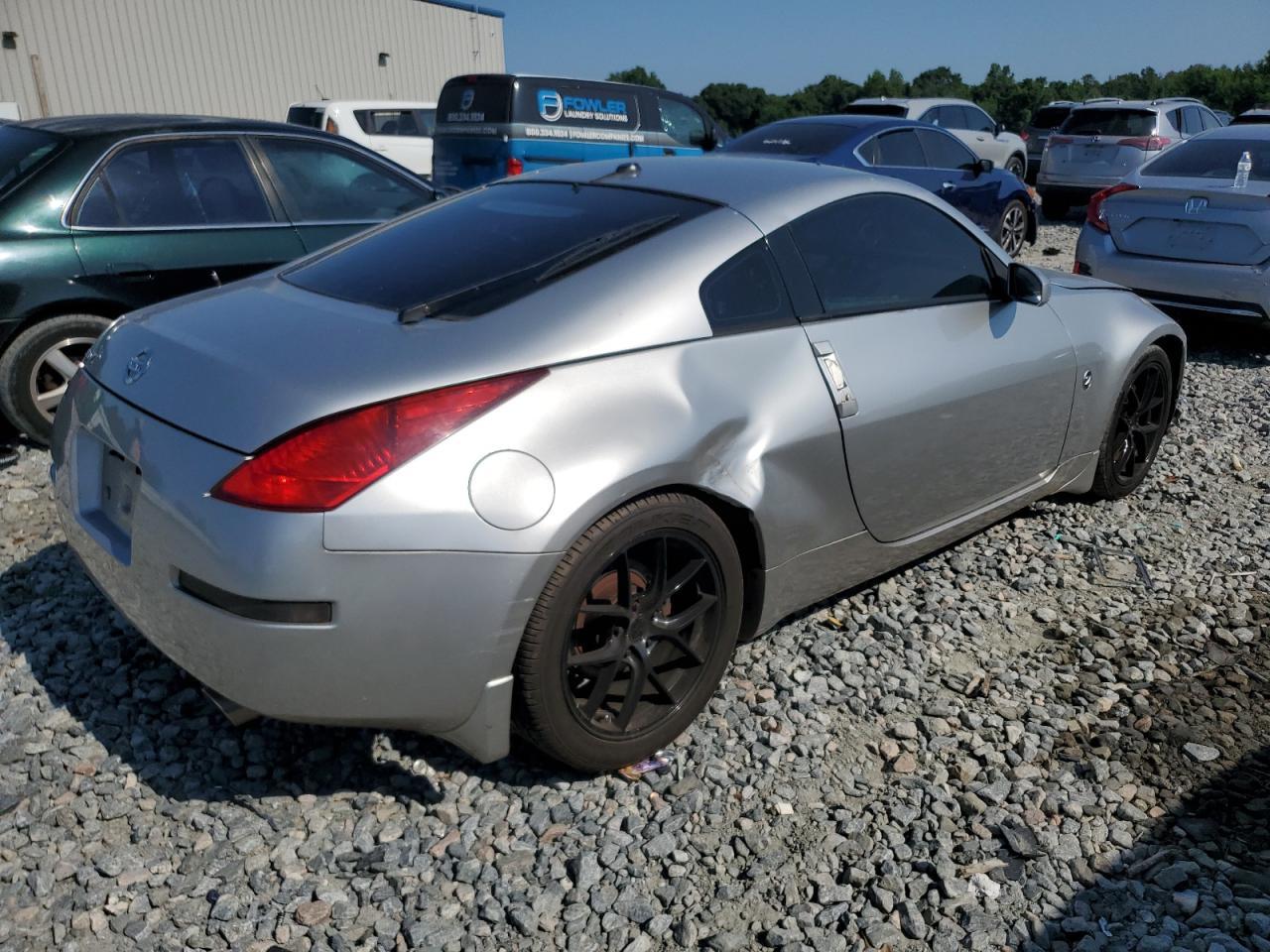 2004 NISSAN Z