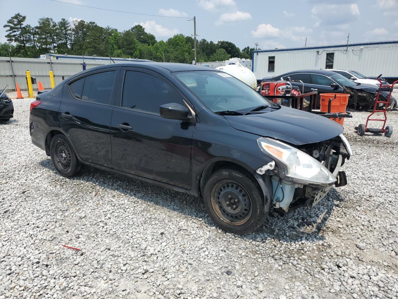 2017 NISSAN VERSA