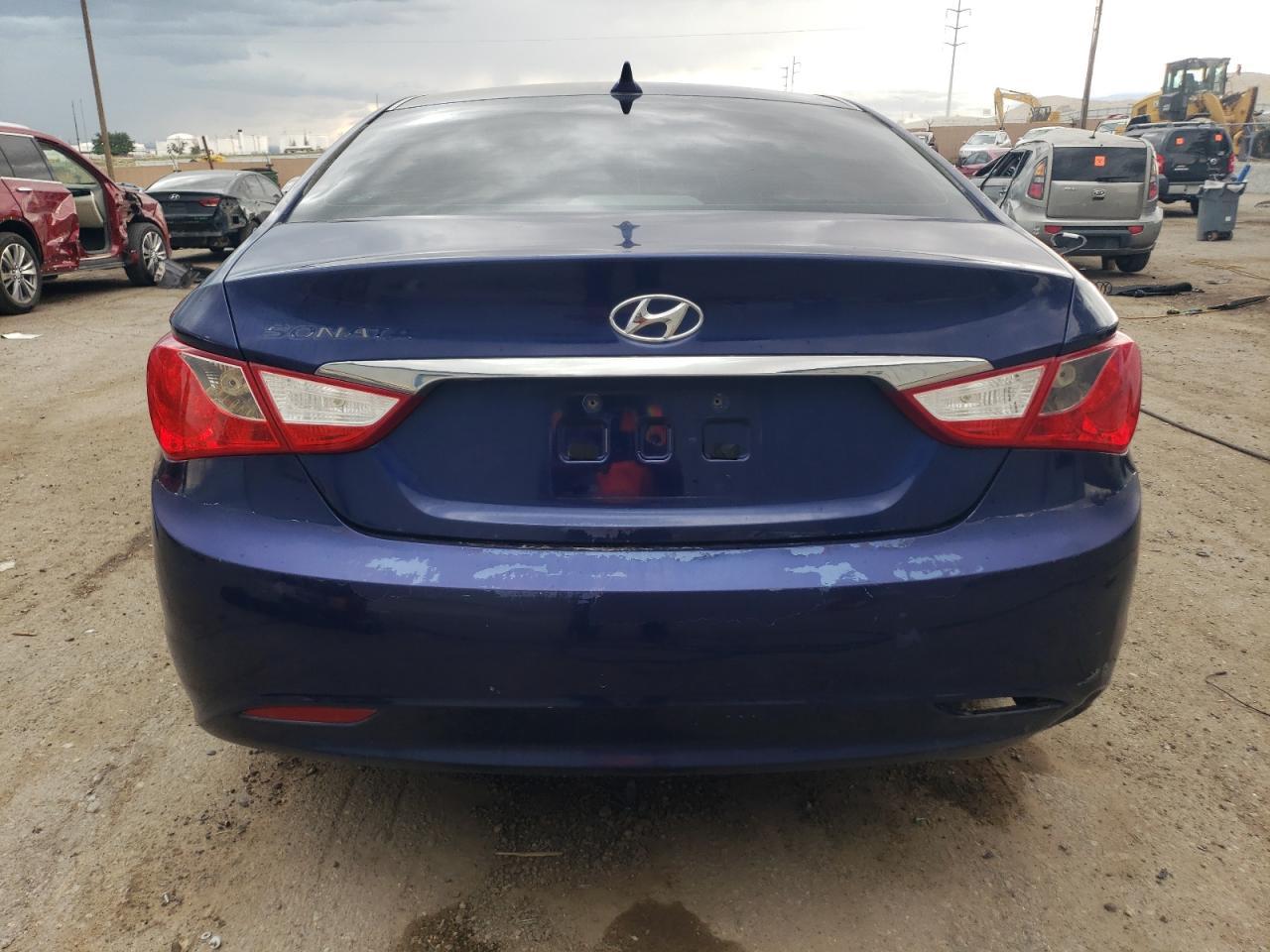 2011 HYUNDAI SONATA