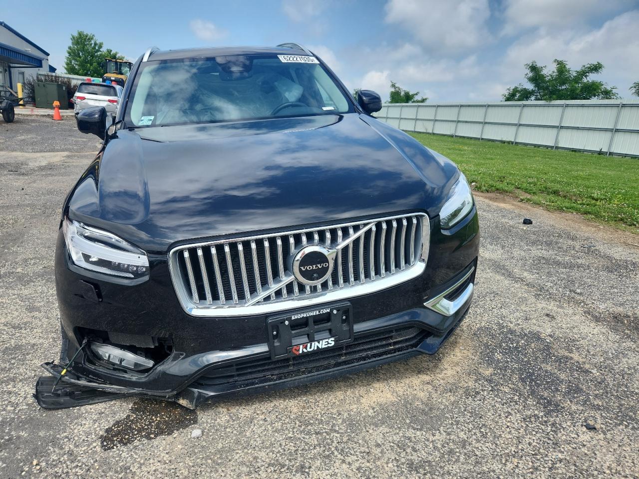 2023 VOLVO XC90