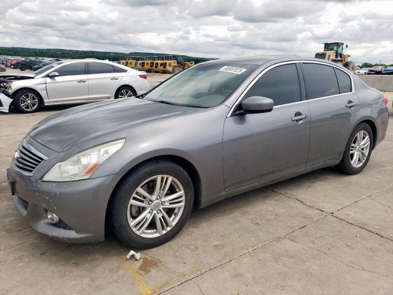 2011 INFINITI G37