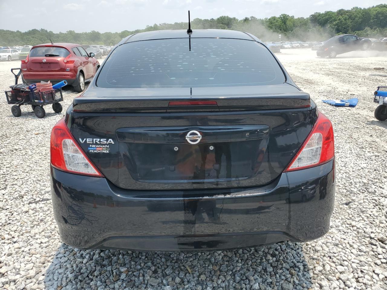 2017 NISSAN VERSA