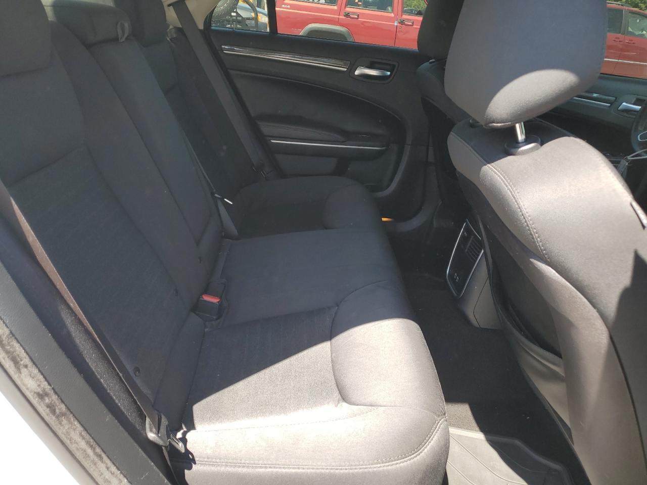 2019 CHRYSLER 300