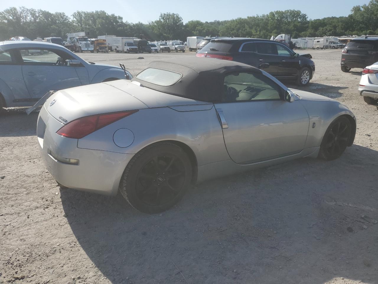 2004 NISSAN Z