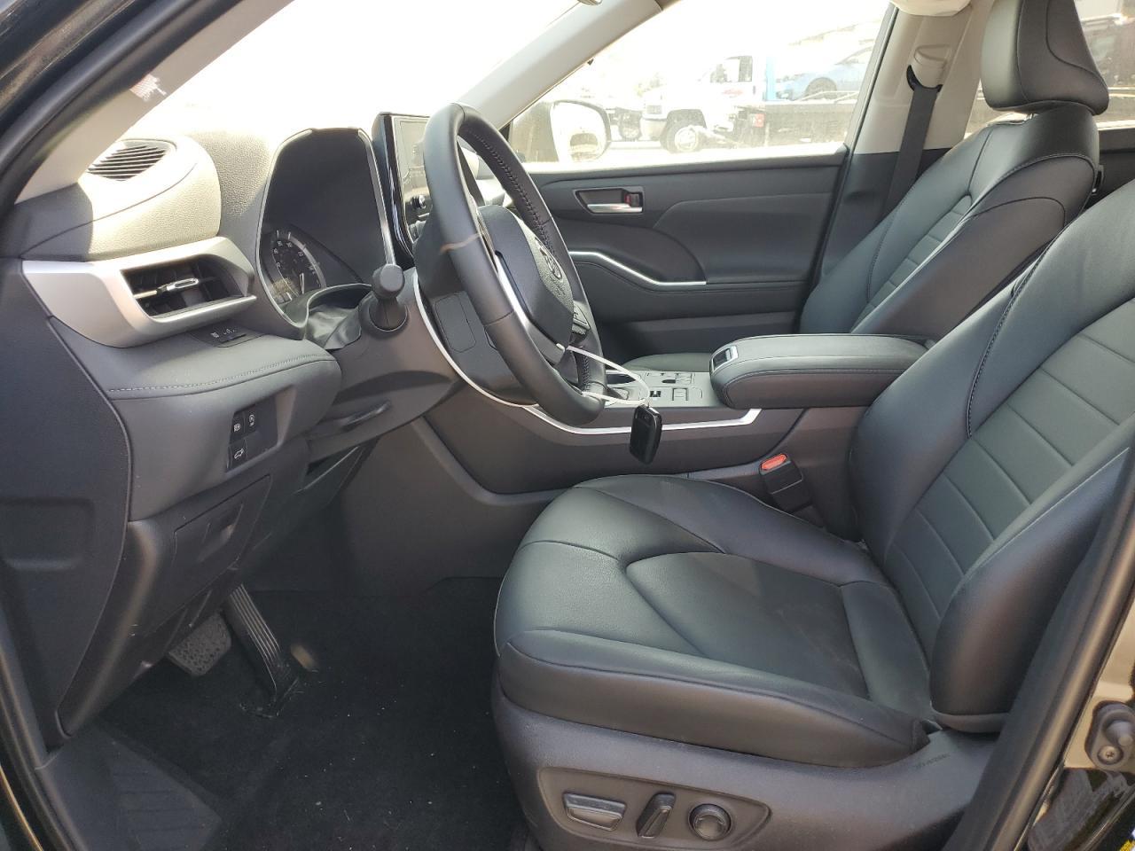 2024 TOYOTA HIGHLANDER