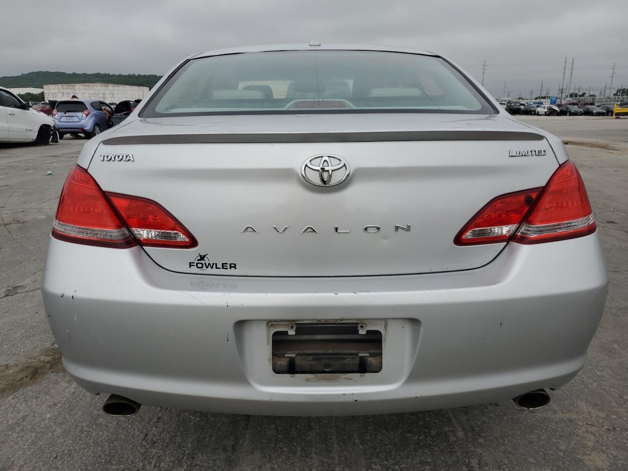 2010 TOYOTA Avalon