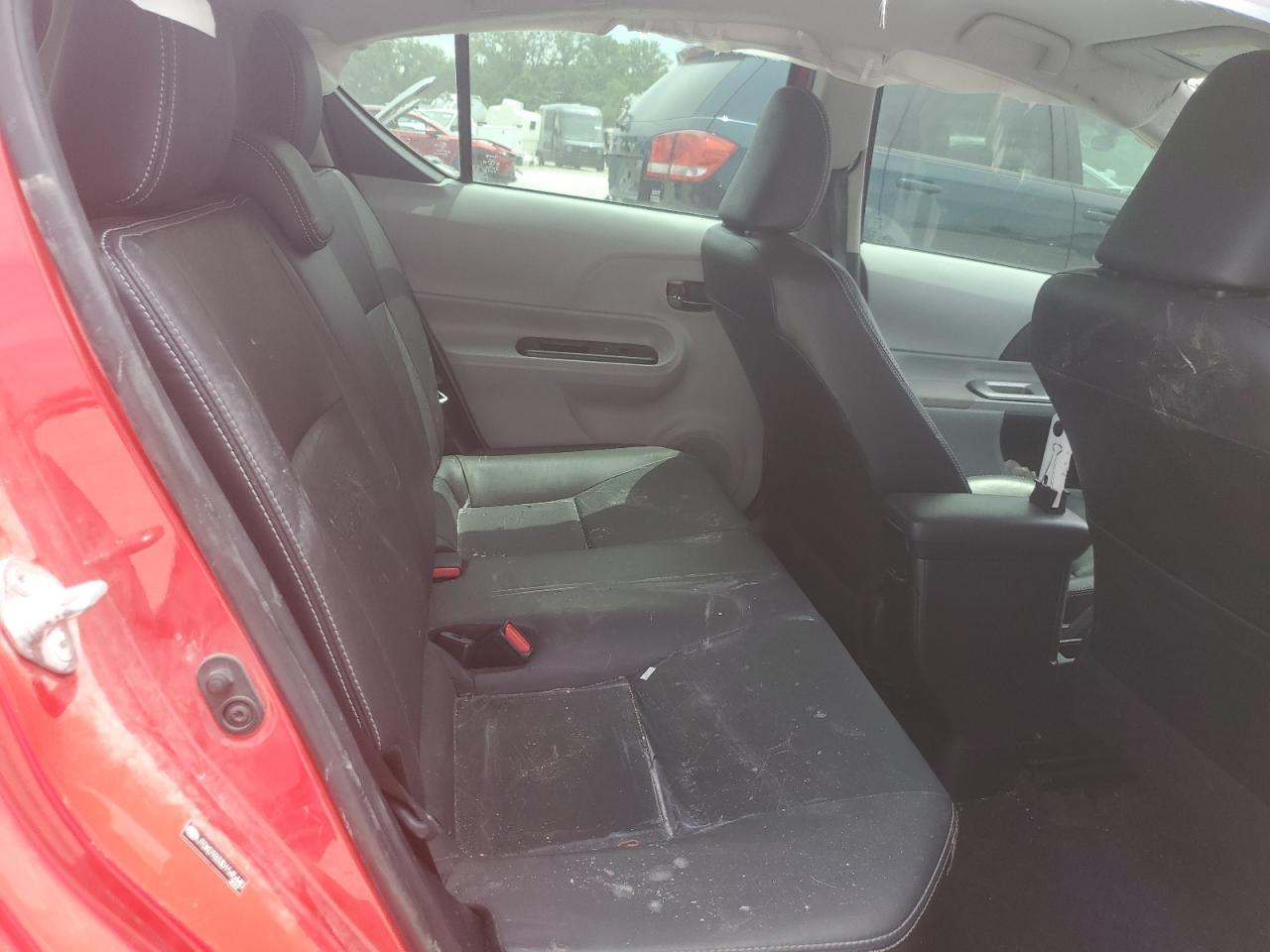 2013 TOYOTA Prius c