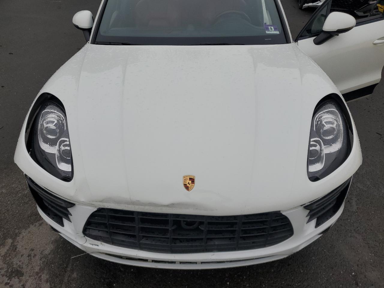 2016 PORSCHE Macan