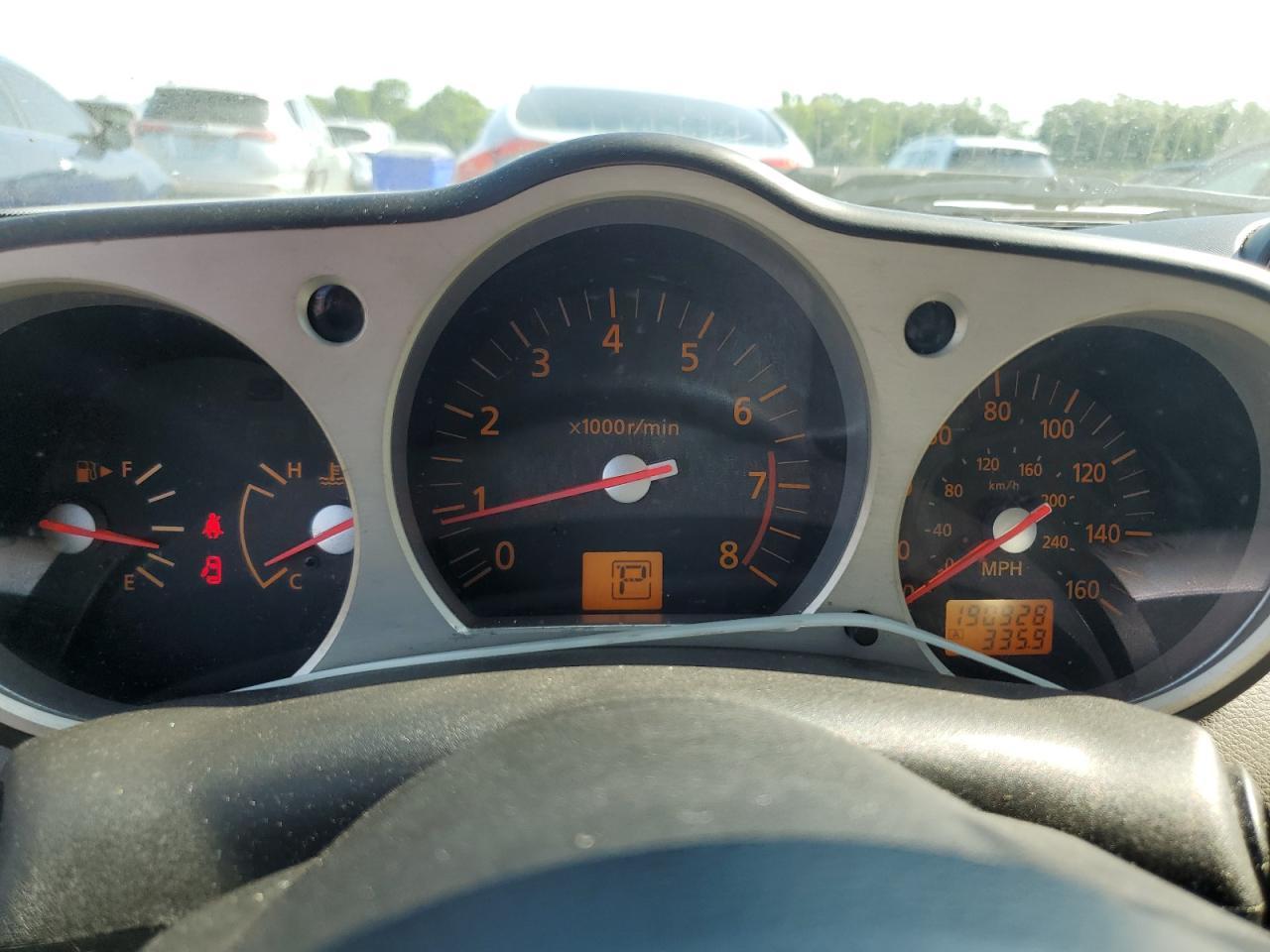 2004 NISSAN Z