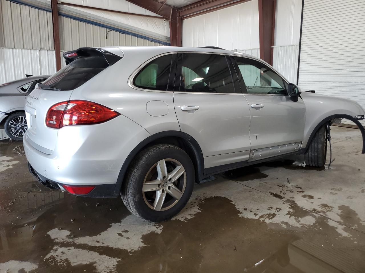 2011 PORSCHE CAYENNE