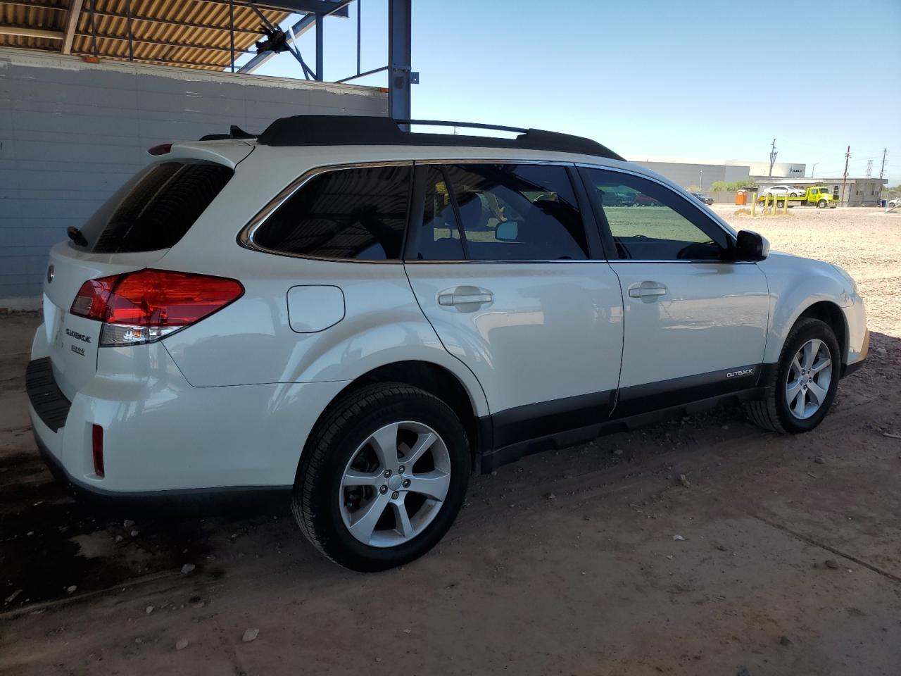 2014 SUBARU Outback
