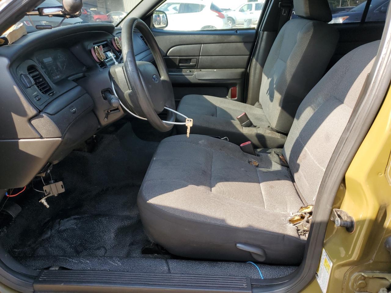 2010 FORD Crown Victoria