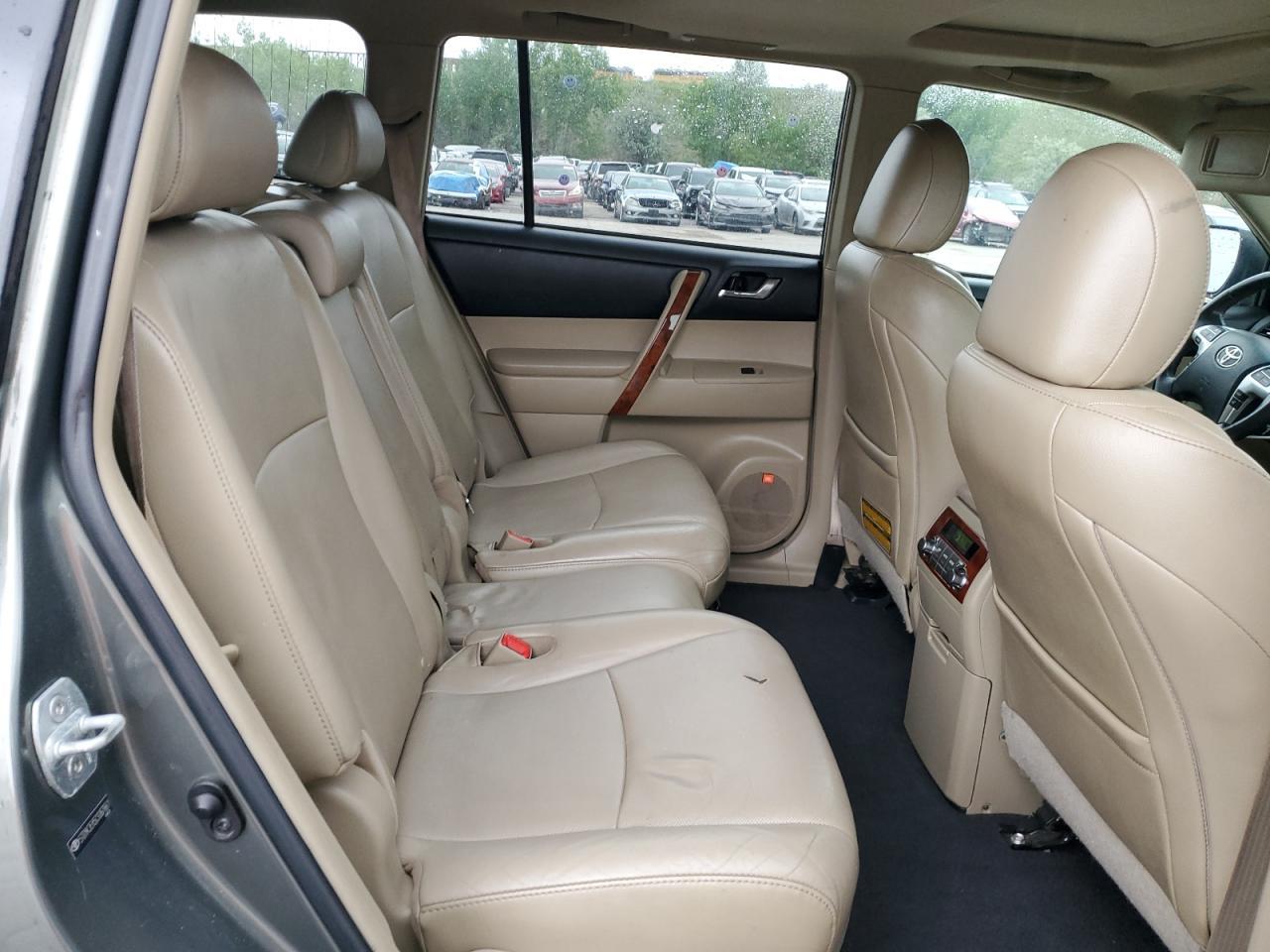 2012 TOYOTA HIGHLANDER