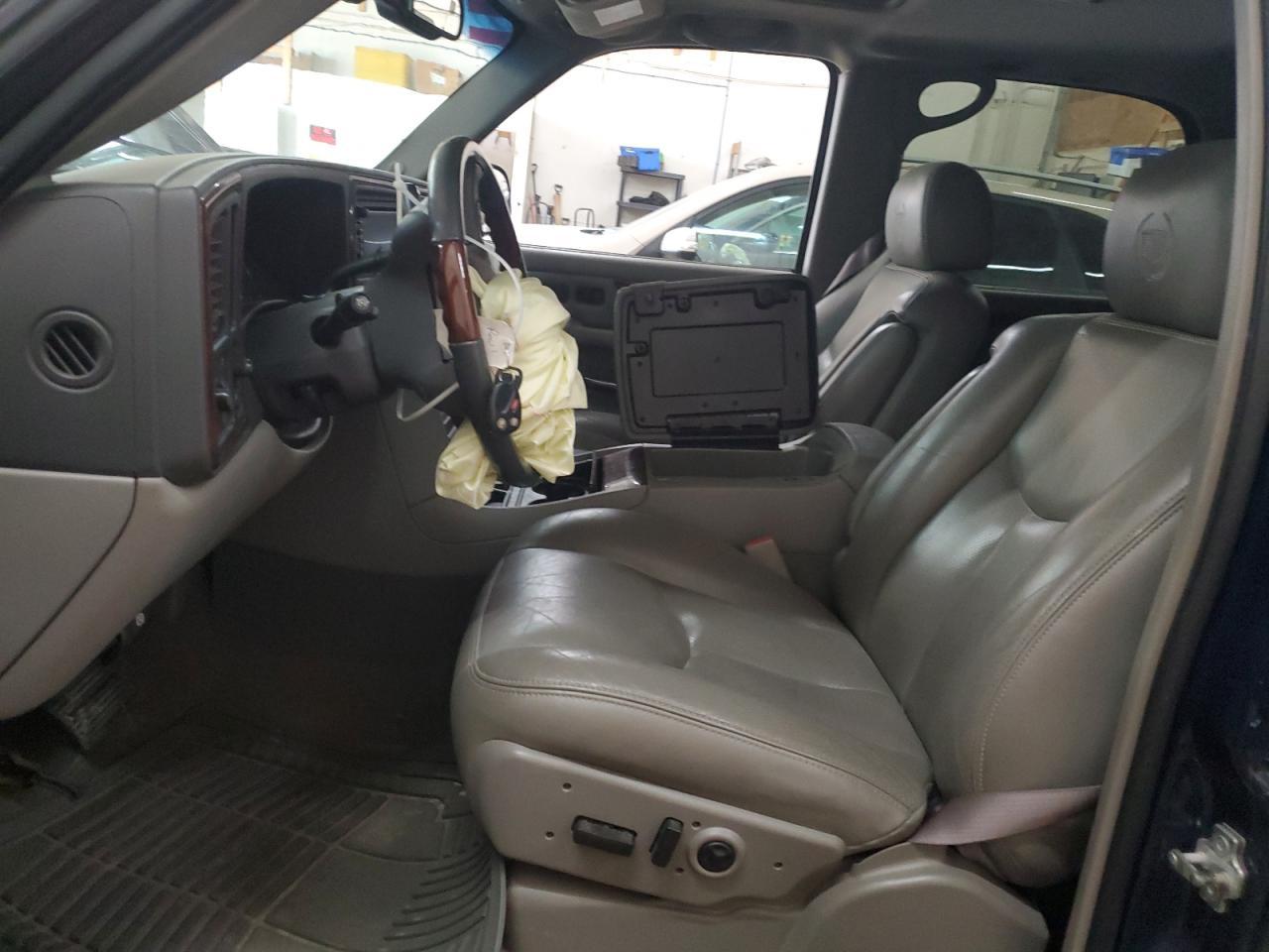 2005 CADILLAC ESCALADE