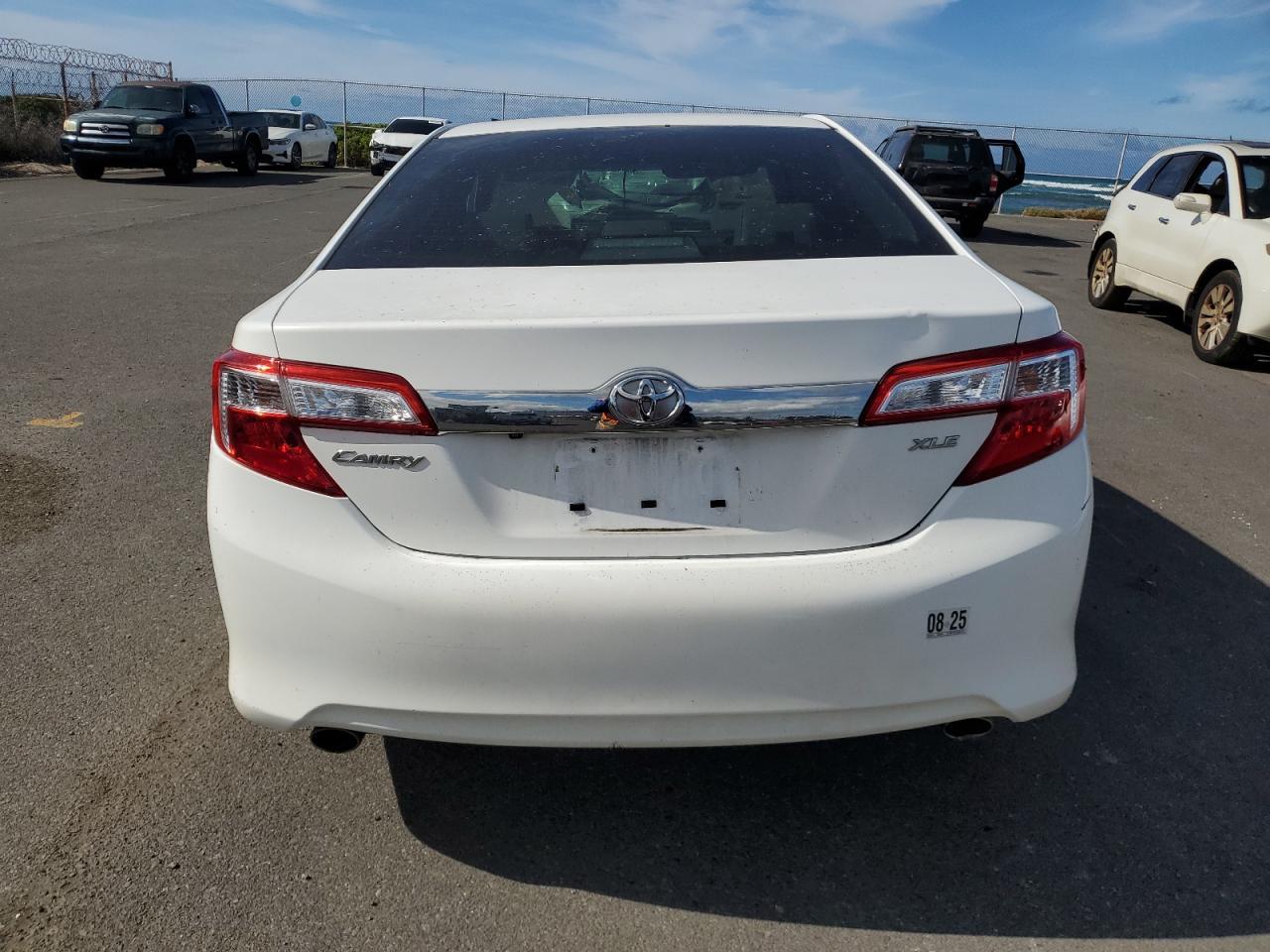 2014 TOYOTA CAMRY