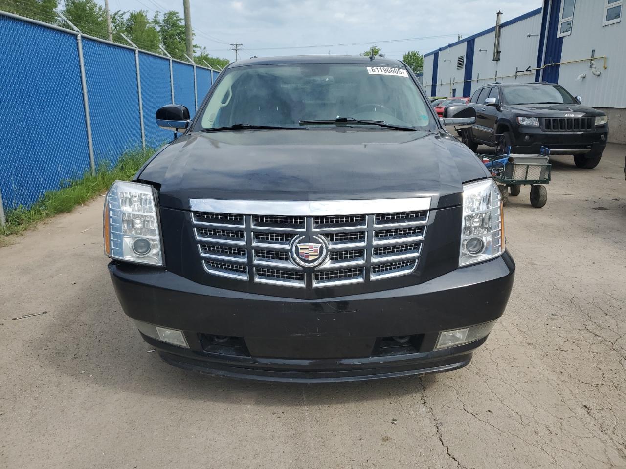 2010 CADILLAC ESCALADE
