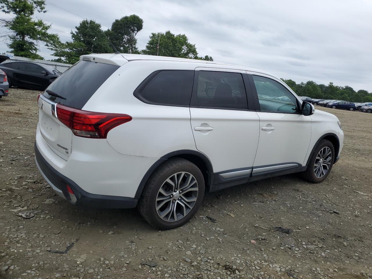 2016 MITSUBISHI outlander