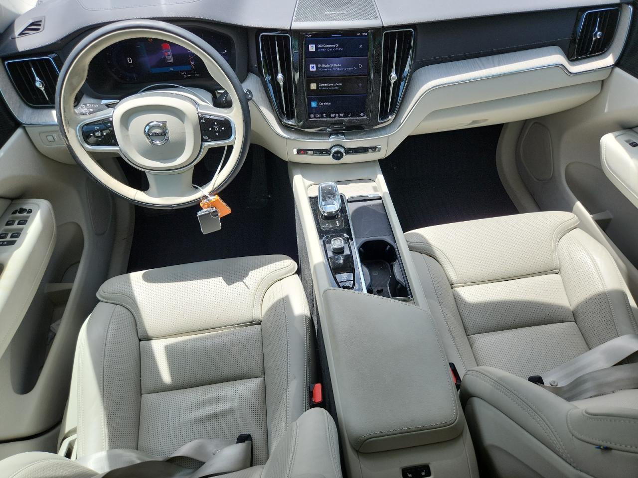 2022 VOLVO XC60