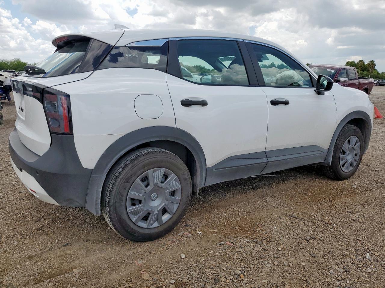 2025 NISSAN KICKS