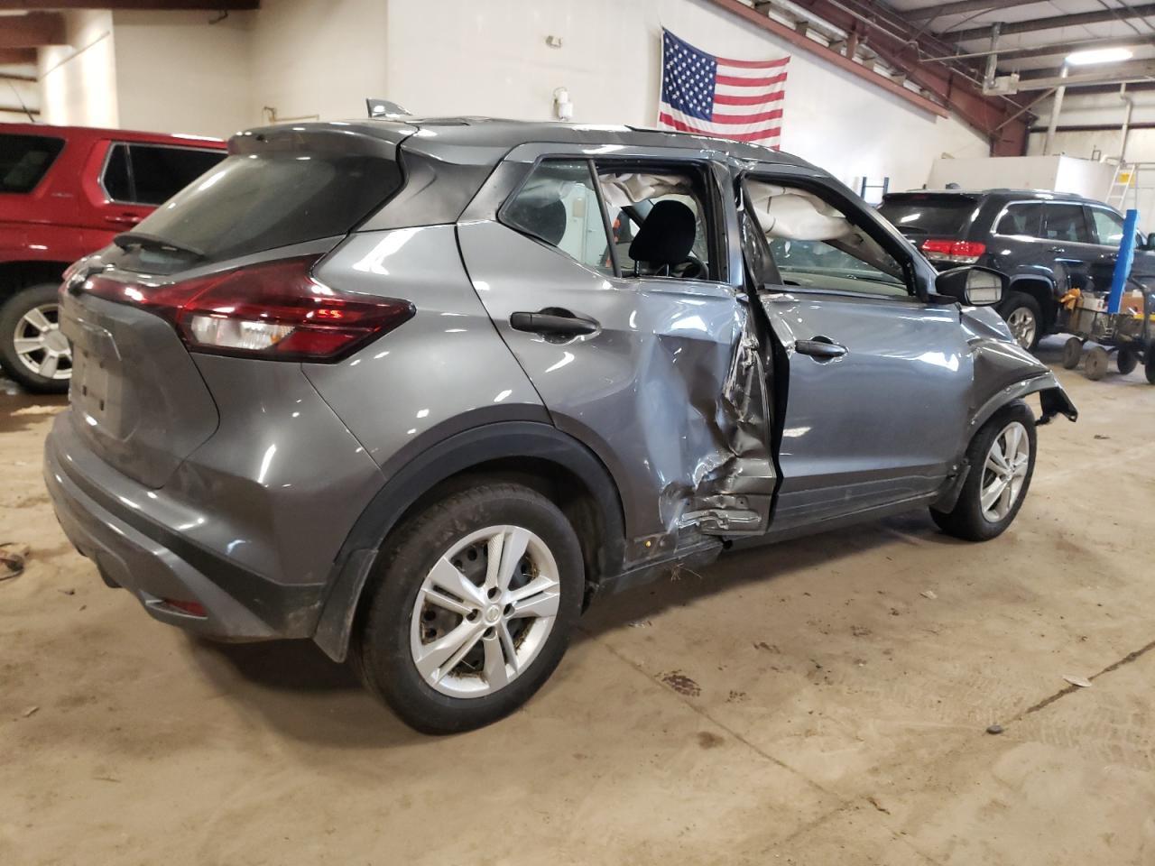2024 NISSAN KICKS