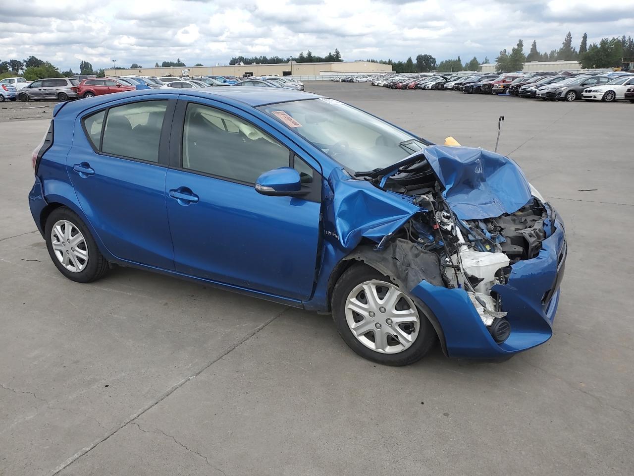 2015 TOYOTA Prius c