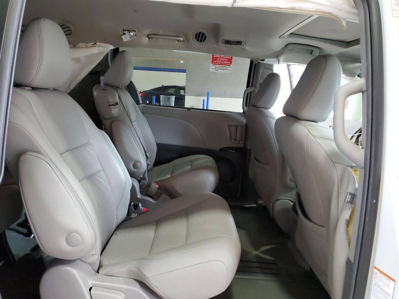 2018 TOYOTA SIENNA