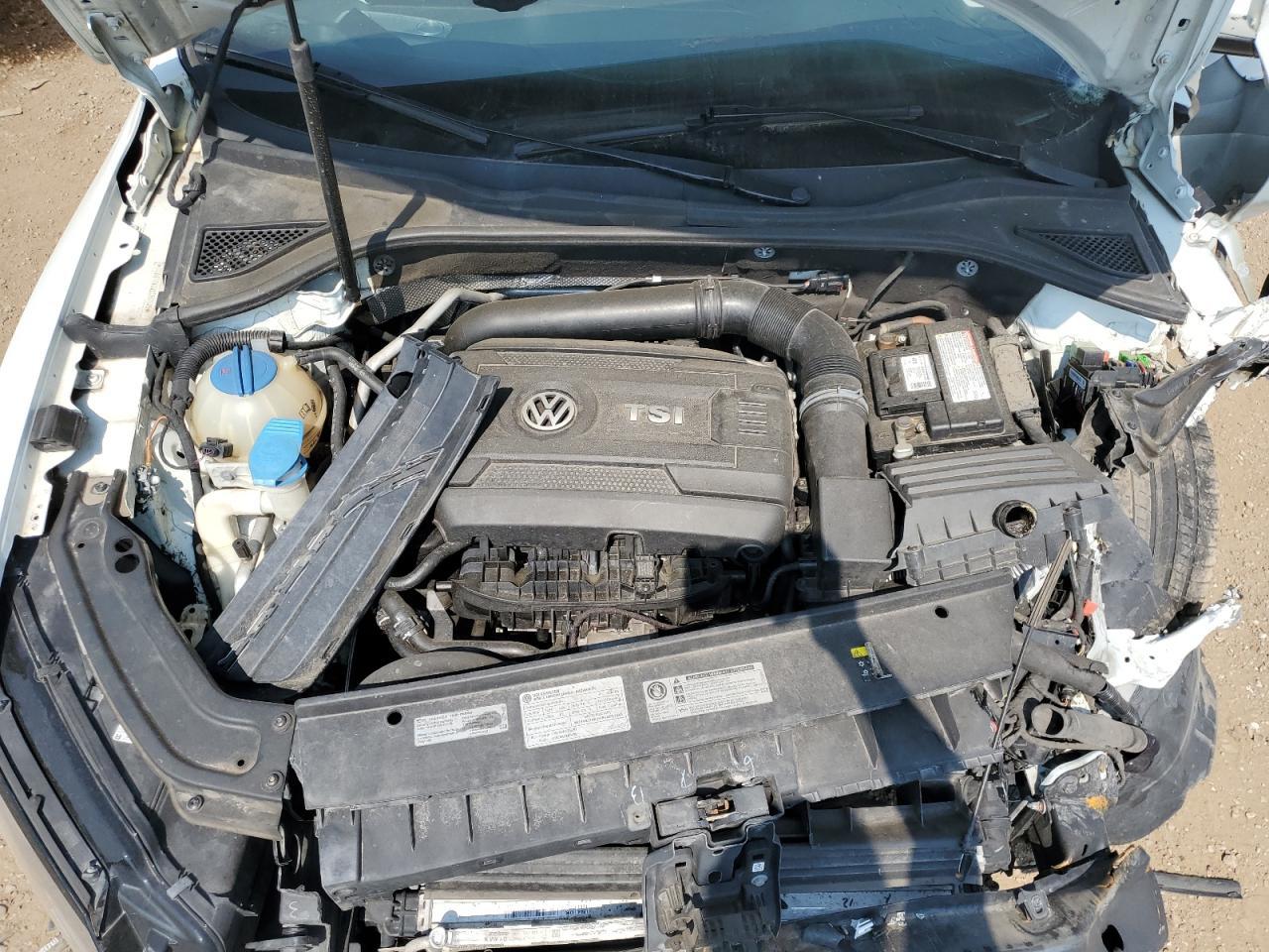 2016 VOLKSWAGEN Passat