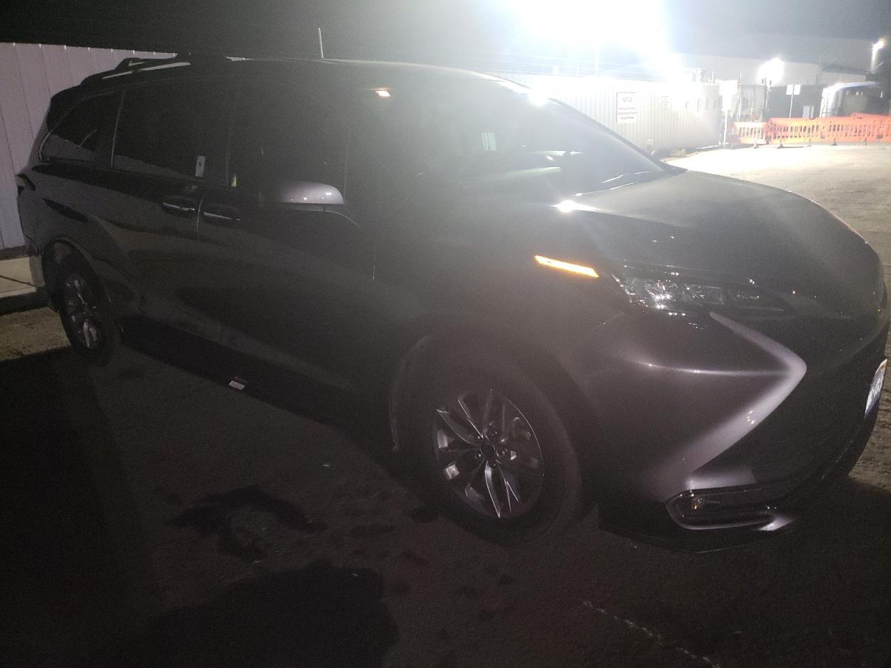 2022 TOYOTA SIENNA
