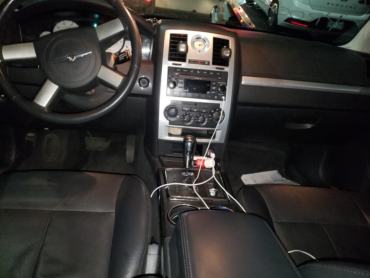 2010 CHRYSLER 300