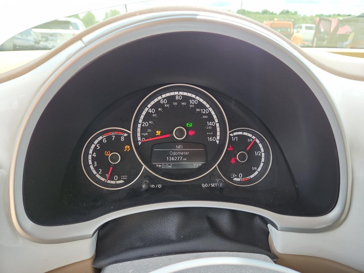 2015 VOLKSWAGEN Beetle