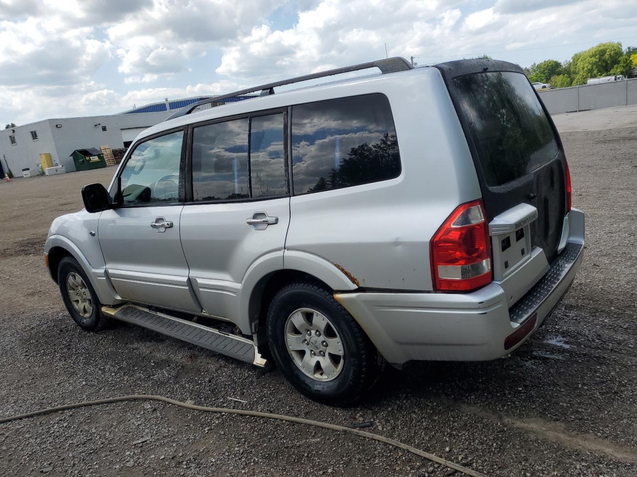 2003 MITSUBISHI Montero