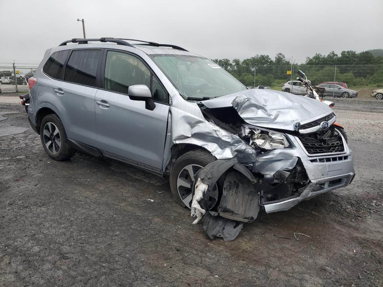 2017 SUBARU FORESTER